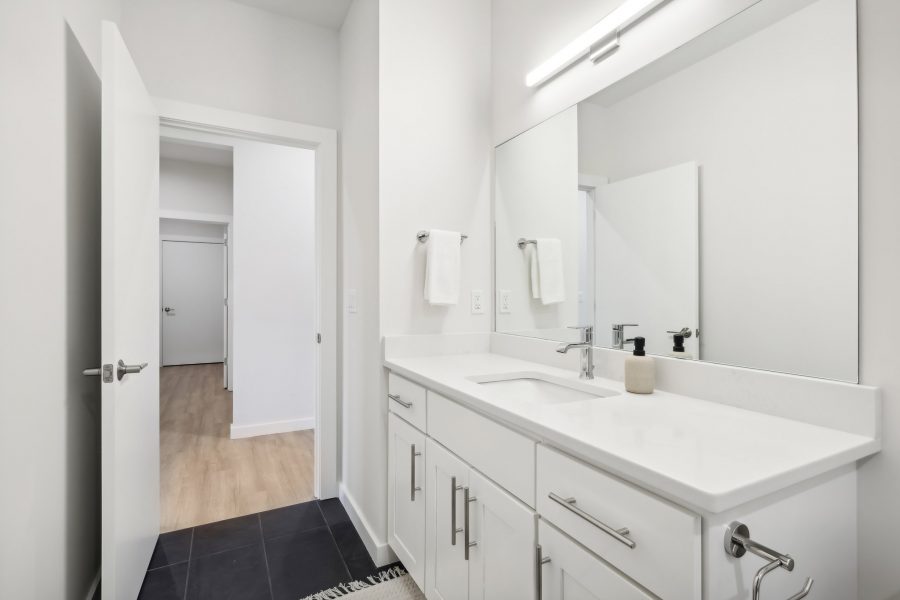 Beech Unit Bathroom 2